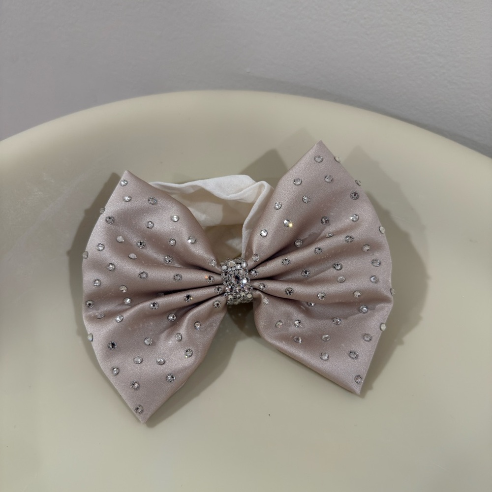 Elegant Kids Bow Hair Accessory- NEVER WORN